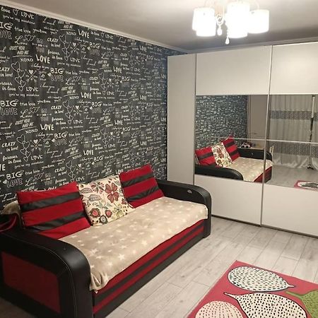Private Room Near 3 Min Metrou Crangasi, 40 M2 Bucarest Esterno foto