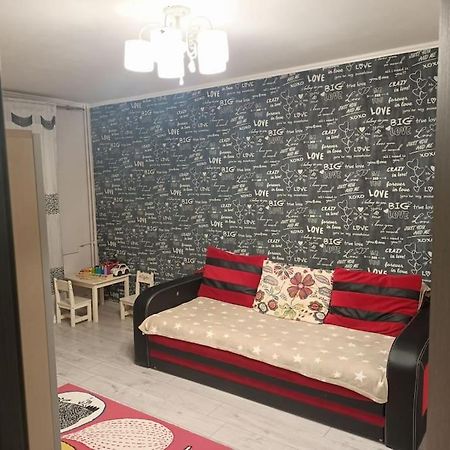 Private Room Near 3 Min Metrou Crangasi, 40 M2 Bucarest Esterno foto