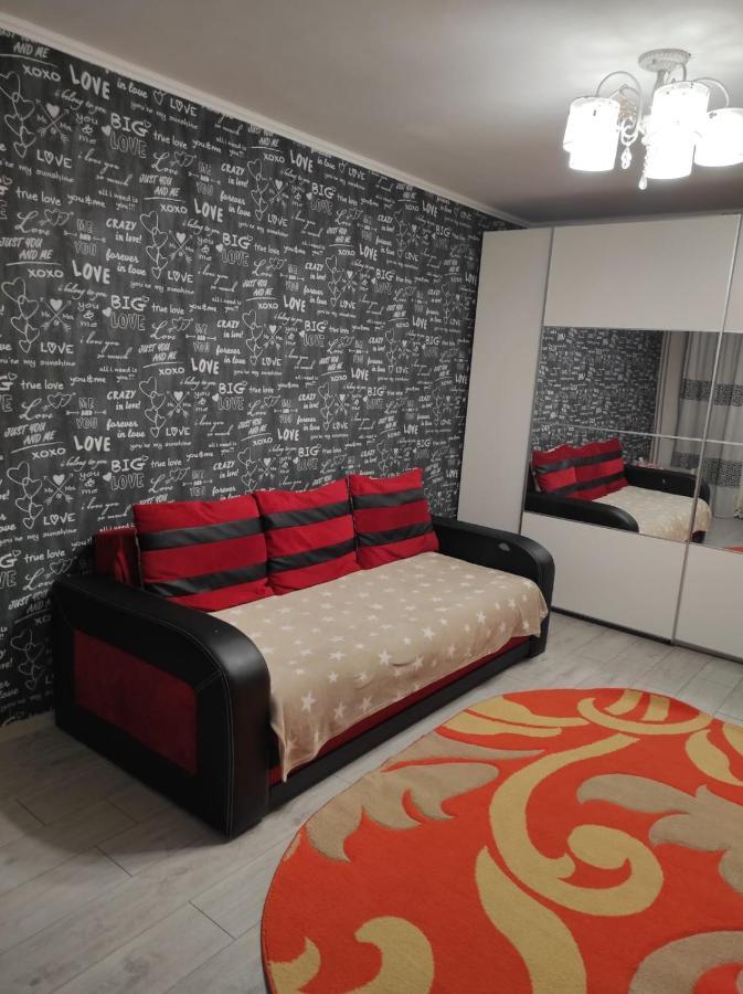 Private Room Near 3 Min Metrou Crangasi, 40 M2 Bucarest Esterno foto